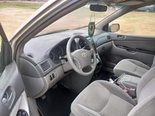 A picture of Toyota Sienna CL 2005 07014856850 Registered 2020 Standard Engine Gear
