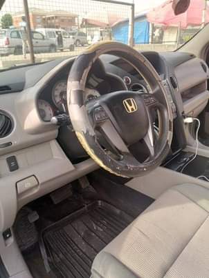 A picture of Honda pilot