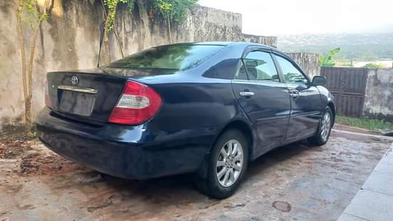 A picture of 2004 Toyota Camry 09012311722
