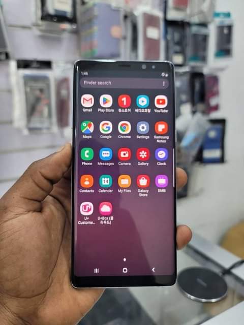 A picture of SAMSUNG Note 8