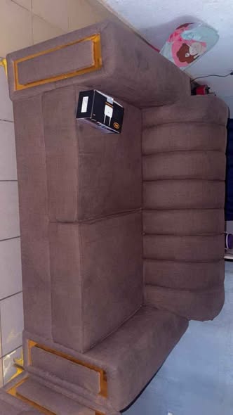 A picture of Complete set of used couch chairs