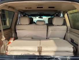 A picture of Super Sharp 2004 Toyota Land Cruiser.
