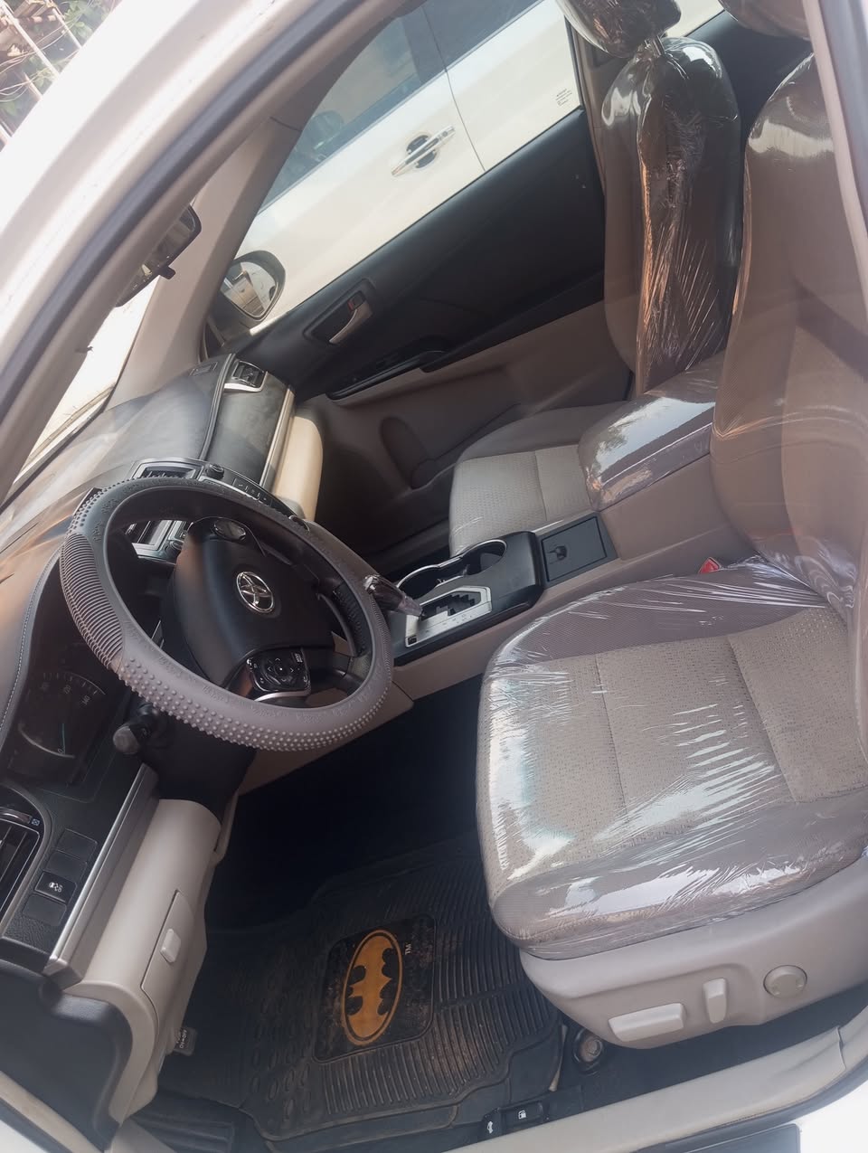 A picture of 2013 Toyota Camry Le sedan 2 5cylder