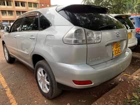 A picture of Toyota Harrier Model 2004 Engine 2 4cc Price 26M 0709788048