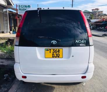 A picture of TOYOTA NOAH OLD MODEL NAIUZA MIL 10 5 0743435416