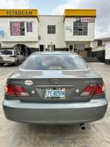 A picture of A year used lexus es330 Clean in and out With