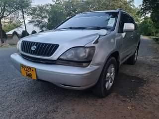 A picture of Harrier old mwanza m5 9 call WhatsApp 0686108116 karb isamilo