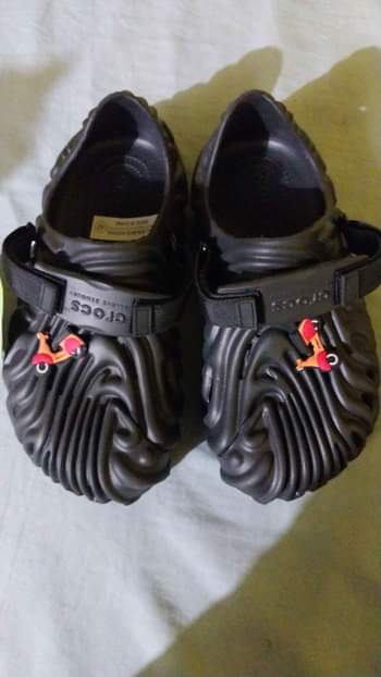 crocs