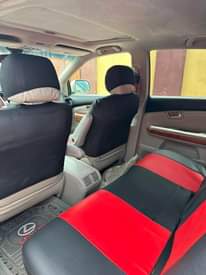 A picture of 05 Lexus Rx330 with screen Absolutely nothing to fix Price