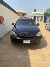 A picture of Clean sharp Lexus rx 330 04 05 model buy and