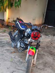 A picture of 0746173935 TVs 125 engine haijaguswa nataka 8000k location tegeta wahi