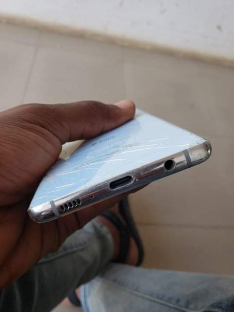 A picture of SAMSUNG S10 PLUS