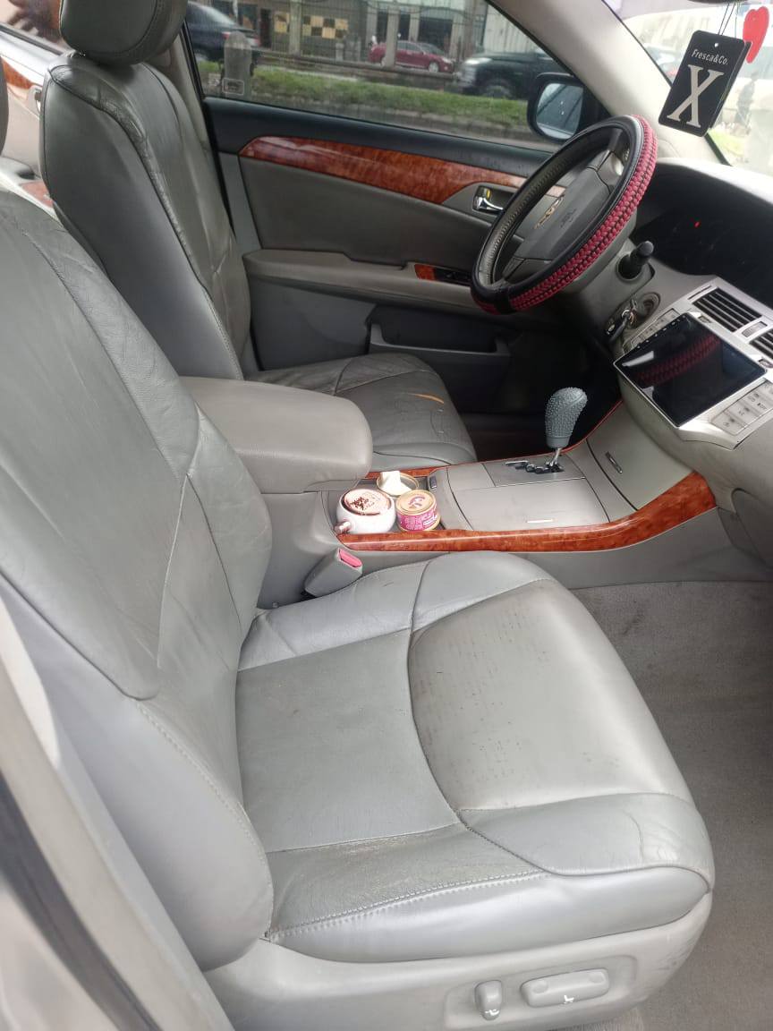 A picture of  Pending 2007 Toyota avalon first body