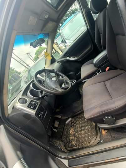 A picture of 04 Pontiac