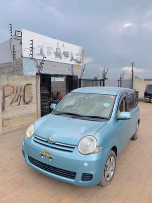 toyota sienta