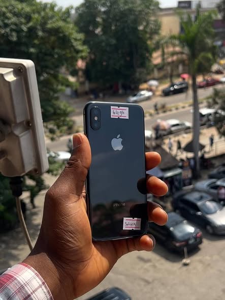 A picture of IPhone x