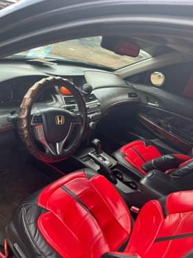 A picture of Clean and sharp 2012 Honda crostour buy and traveling clean