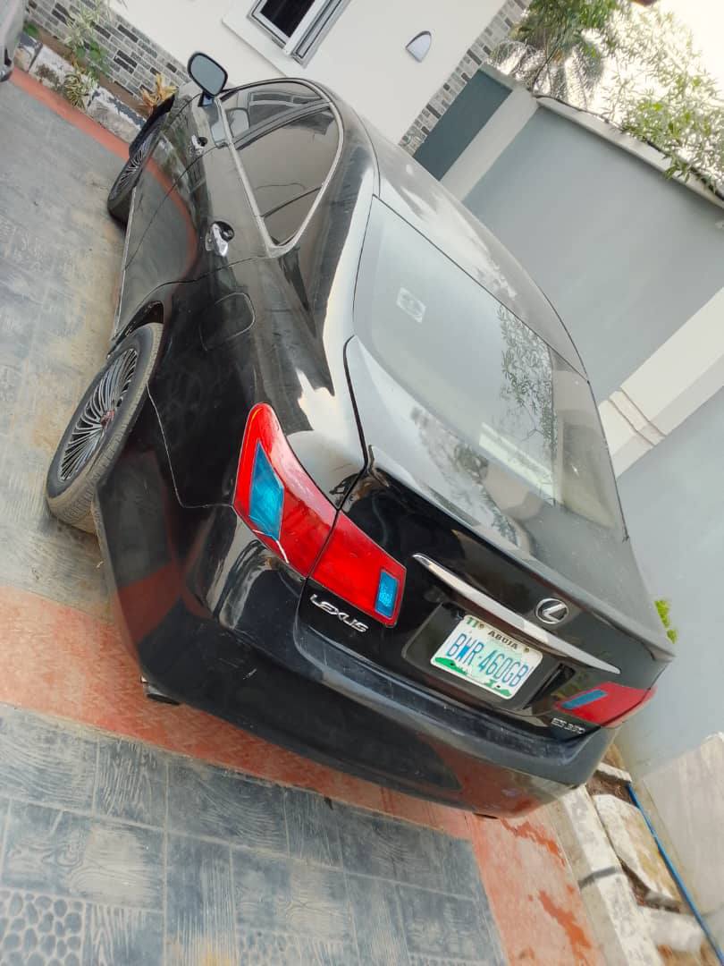 A picture of Distress sale distress sale 2009 Lexus ES350 Very sharp But