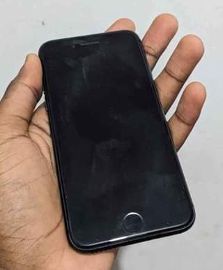A picture of Iphone 8 plain 64gb