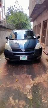 A picture of Neatly used Toyota sienna 2006 model LE