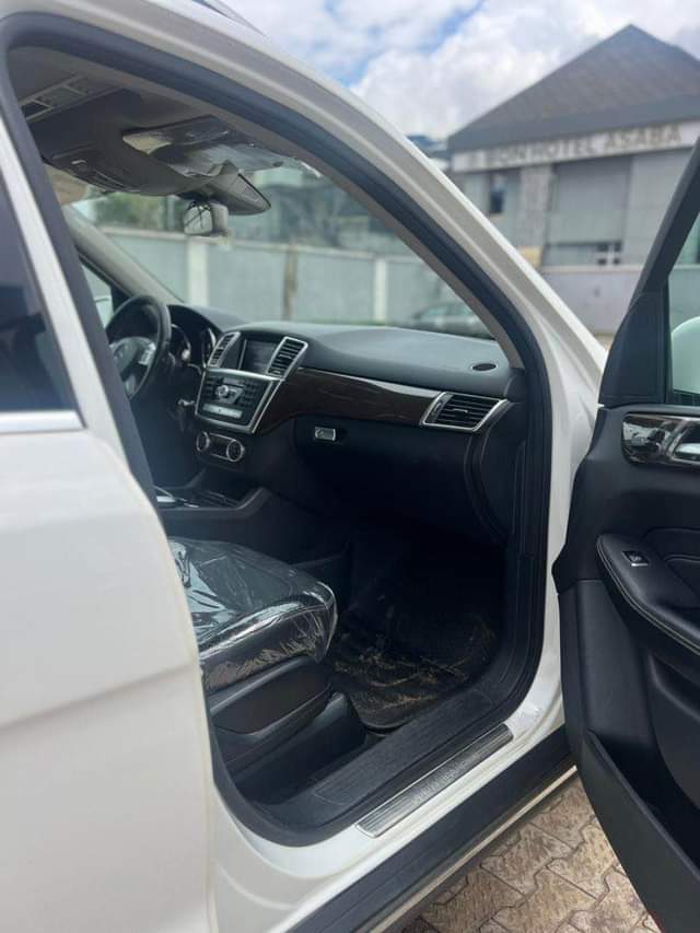 A picture of 2015 ML350 MB