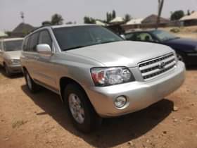 A picture of Clean used Toyota highlander 2004 model with duty Location is