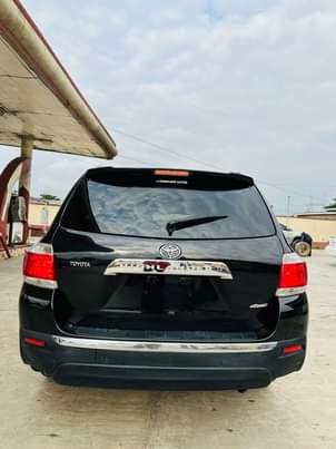 A picture of 2013 TOYOTA HIGHLANDER