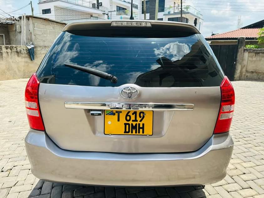 A picture of PRICE MIL 11 CALL 0712827933 TOYOTA WISH DMH YEAR 2003