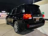 A picture of TOYOTA LANDCRUISER VX V8