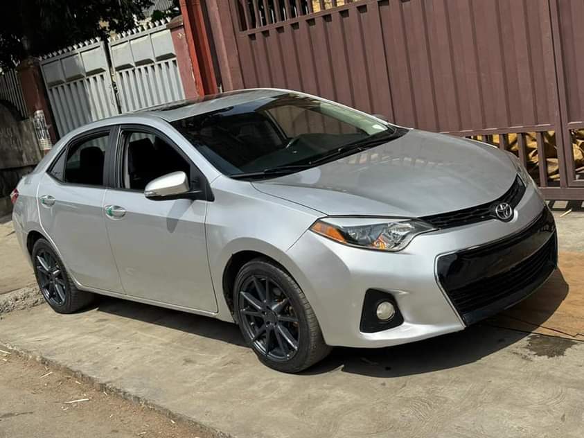 A picture of Super clean Less Than A Year Registered TOYOTA COROLLA 2015