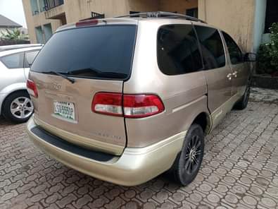 A picture of Sienna 2001 model Buy and drive Nothing to work Price