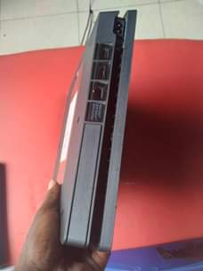 A picture of Ps4 Slim