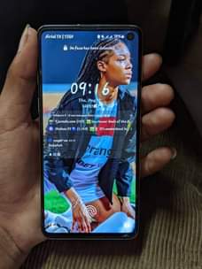 A picture of Samsung s10