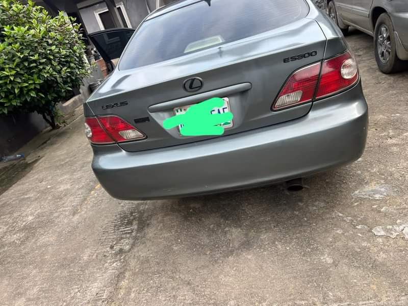 A picture of 2004 lexus es300 Belgium grade Ac Gear Engine 3 650m