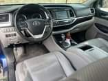 A picture of 2016 reg Highlander Toks standard price 15 350K location lekki