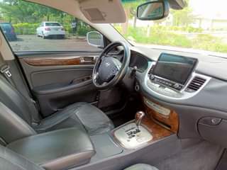 A picture of Hyundia genesis 2012 direct belguim