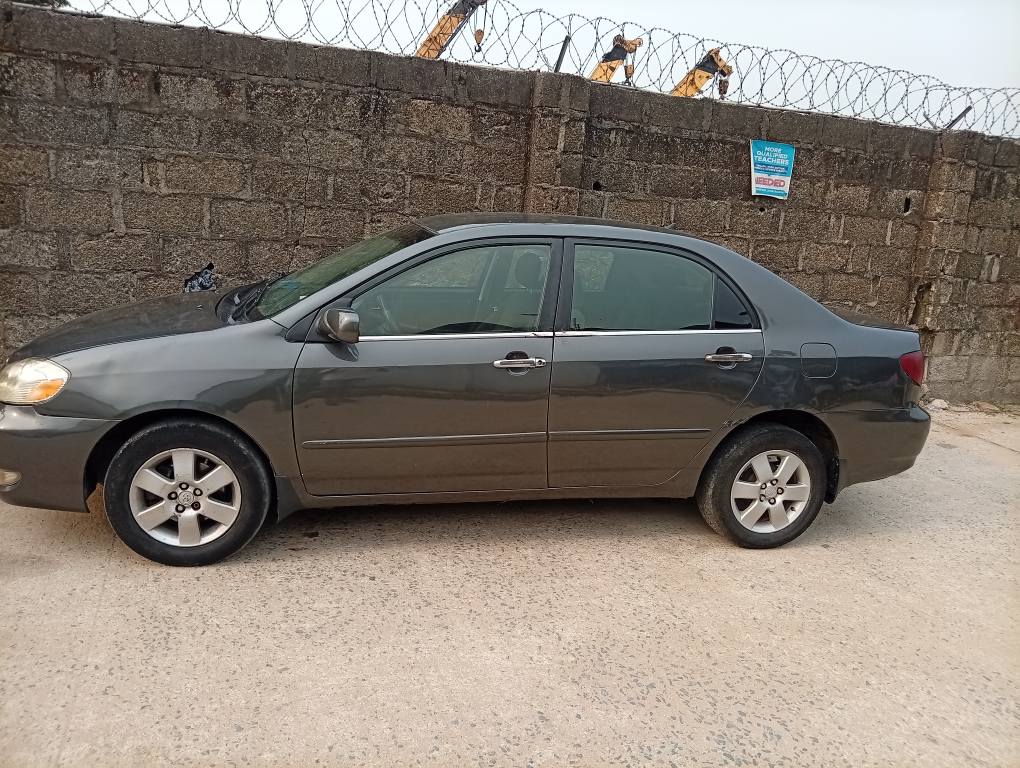 A picture of DISTRESS SALE TOYOTA COROLLA 06 MODEL WITH BEST ENGINE AND