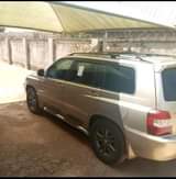 A picture of 2006 Toyota highlander engine and gear working perfectly Super clean