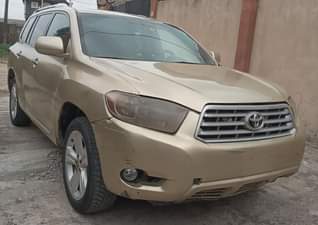 A picture of Toyota Highlander 2008
