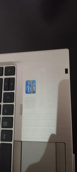 A picture of HP i5 Laptop