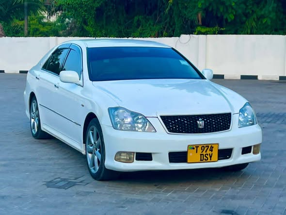 A picture of PRICE 13 5M TOYOTA CROWN ENGINE 4GR FSE YEAR 2006