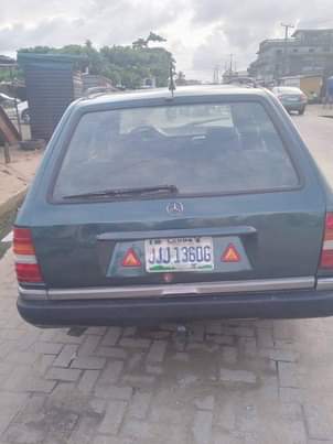 A picture of Mercedes Benz