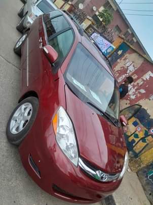 A picture of Toyota Sienna 2004 Model Limited Nigeria Use Accident Free Good