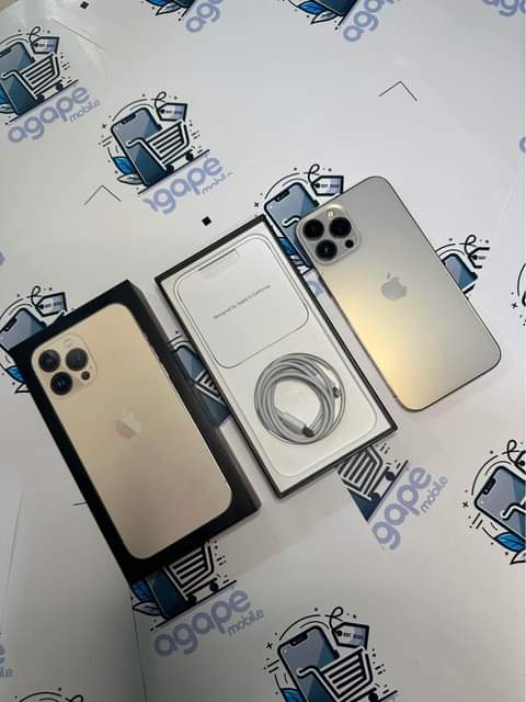 iPhone M.