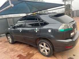 A picture of 2006 RX 330 first body