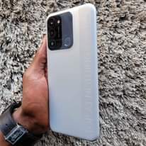 A picture of Spark 8 C