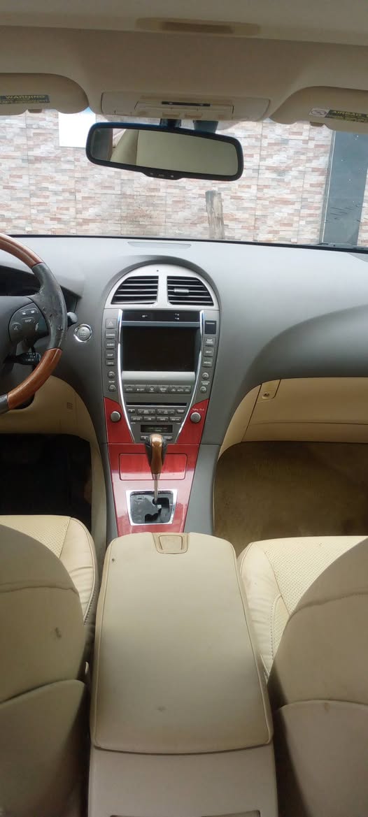 A picture of Es350 2008