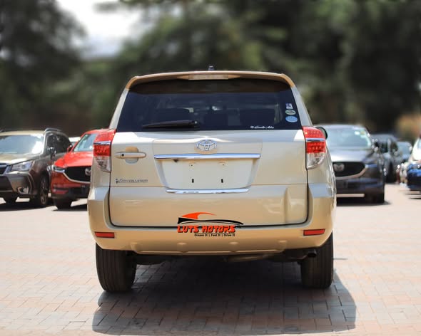 A picture of TOYOTA VANGUARD 2013
