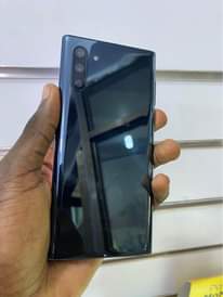 A picture of Samsung Note 10 5G 256gb storage 430k slightly cracked WhatsApp
