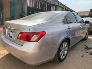 A picture of Extremely clean 2010 Lexus ES350 in prestige condition with Untempered